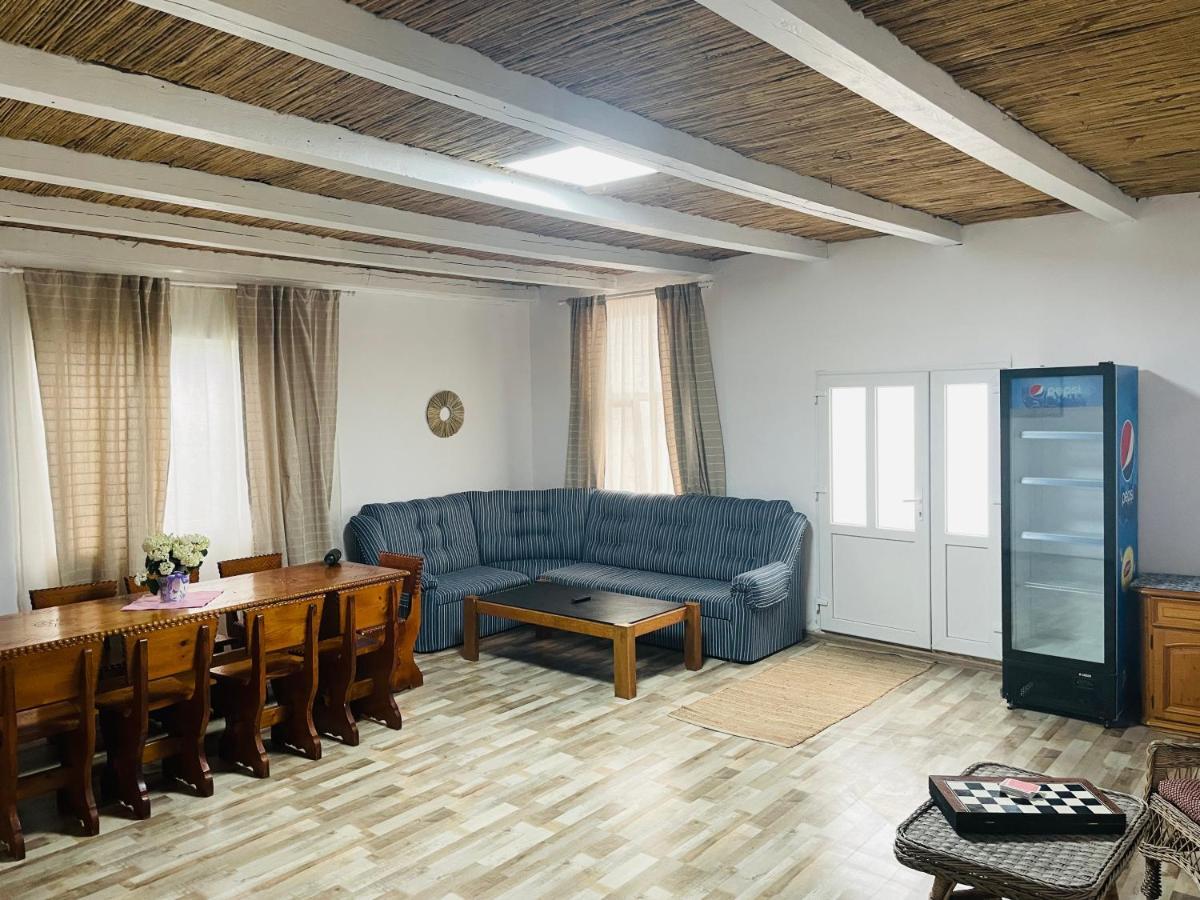 Blue Sky Transalpina Apartment Sasciori Exterior photo
